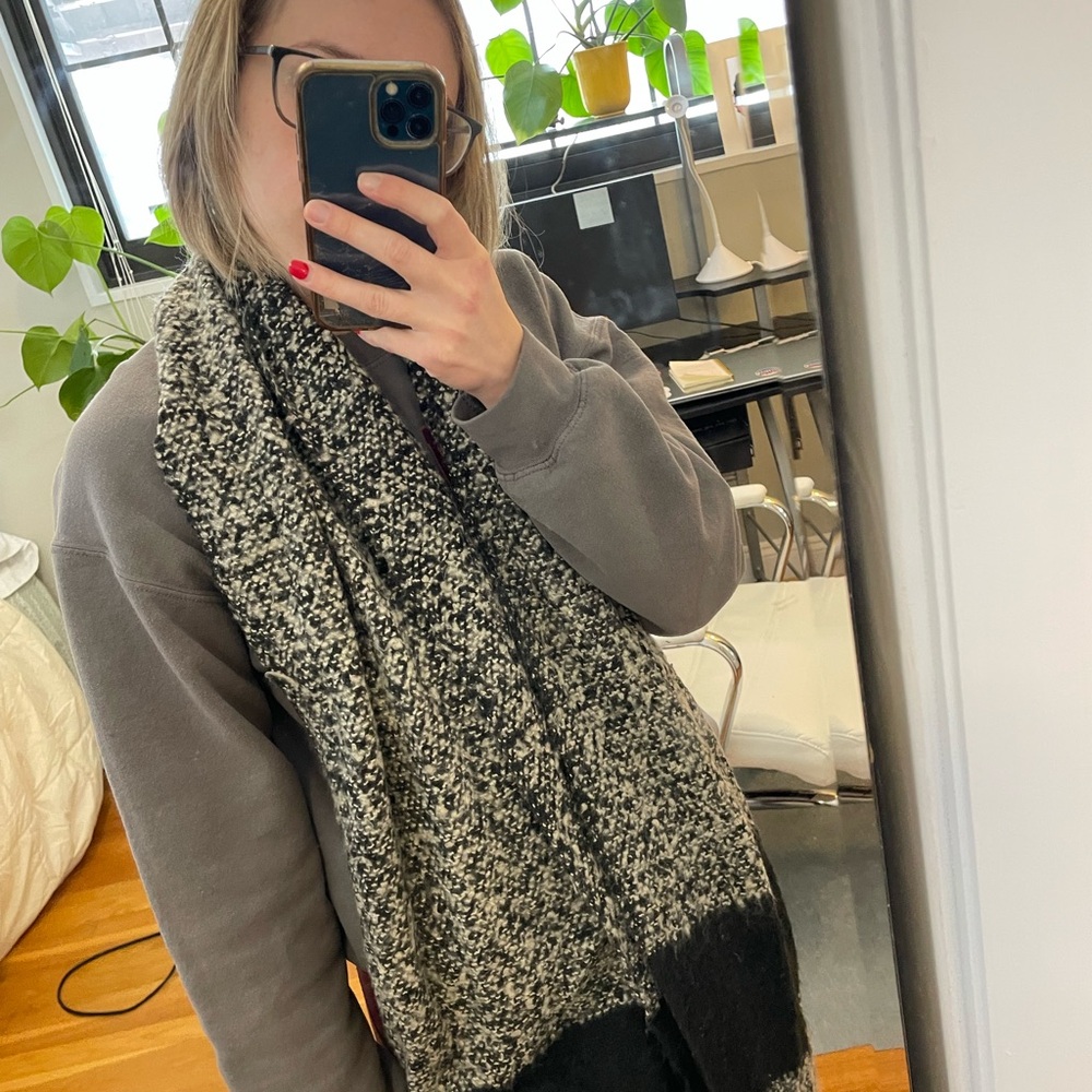 Cozy Black and White Knit Scarf